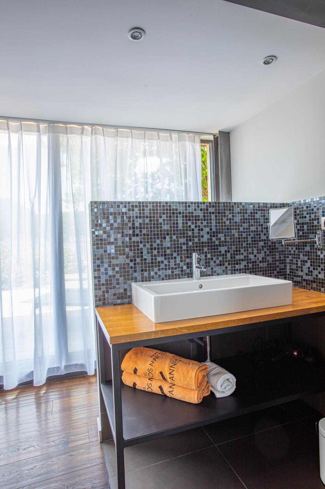 Le Petit Letraz Hotel Duingt Kültér fotó