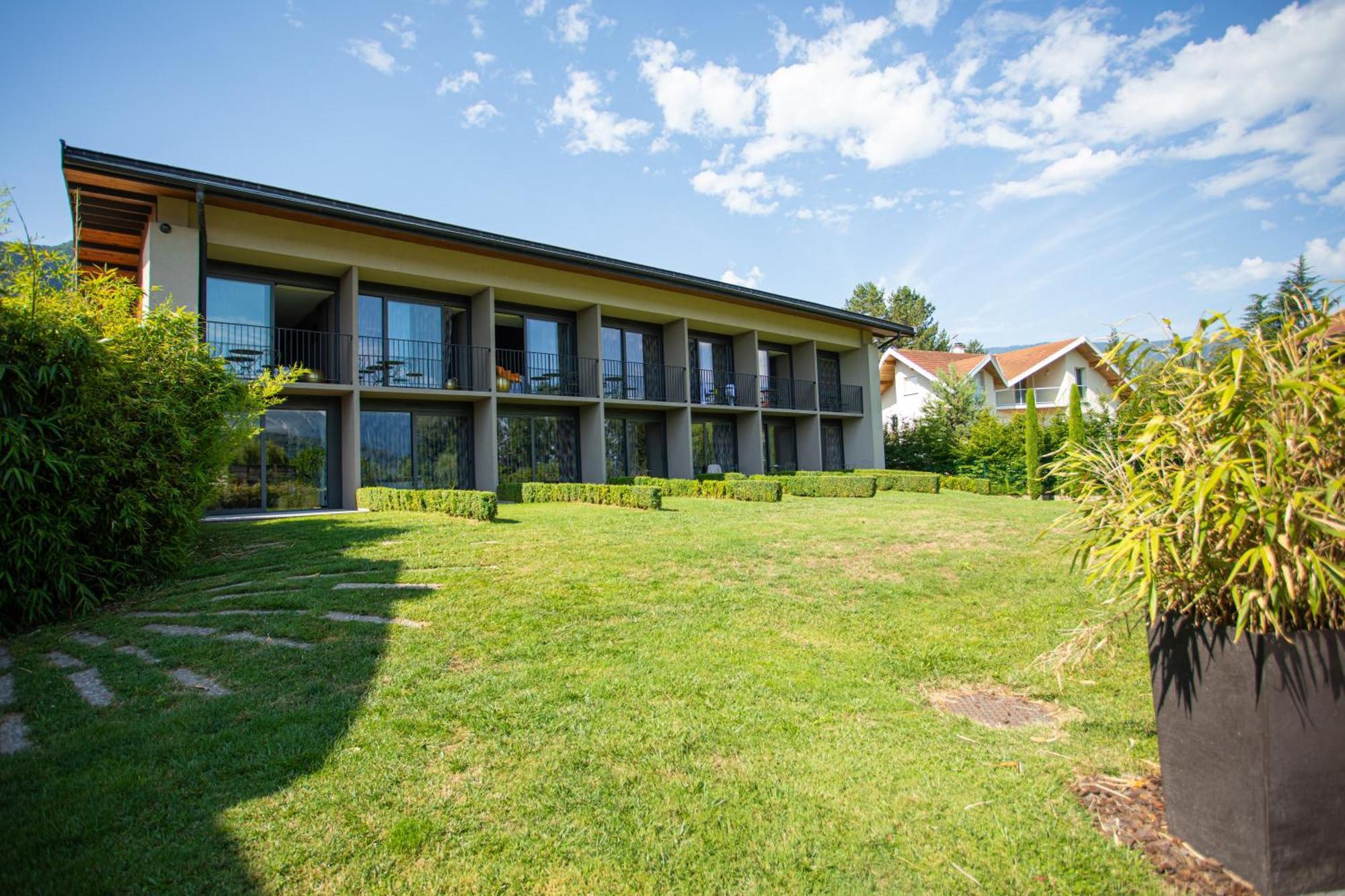 Le Petit Letraz Hotel Duingt Kültér fotó