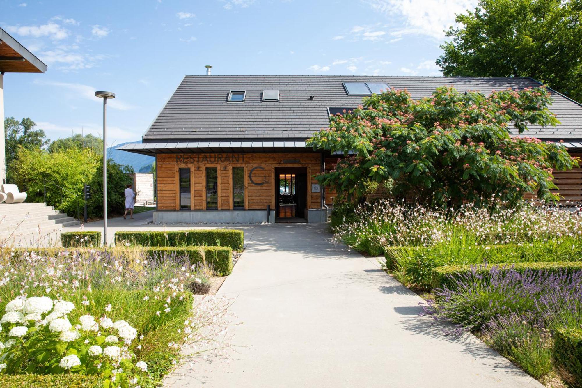Le Petit Letraz Hotel Duingt Kültér fotó