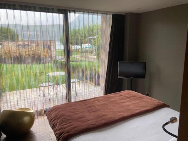 Le Petit Letraz Hotel Duingt Kültér fotó